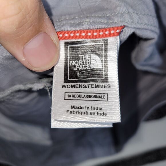 The North Face Cargo Pants Womens Sz 10 Gray Convertible Rollup Style AV2U Hike - Picture 15 of 16